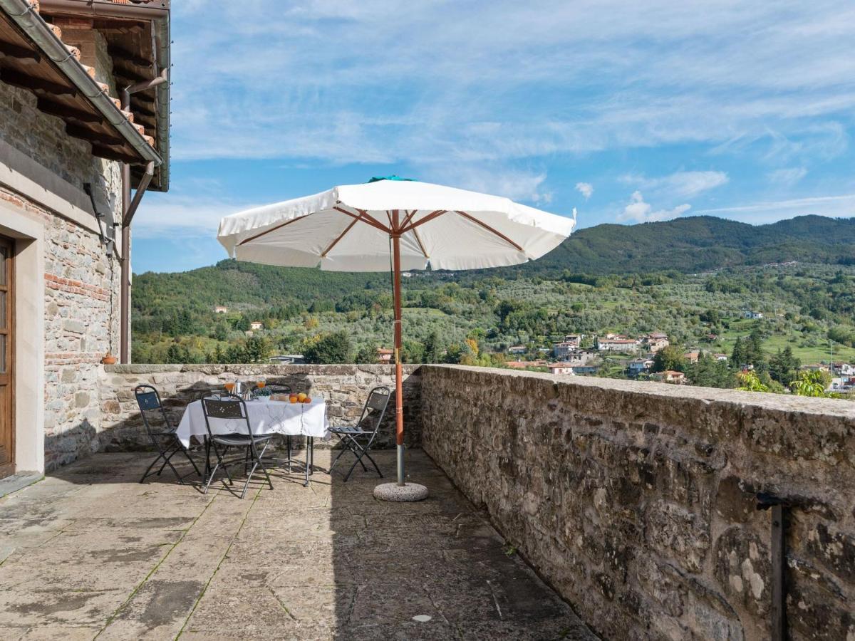 Villa Ancient Farmhouse With Private Heated Hot Tub And Pool Casola in Lunigiana Exterior foto