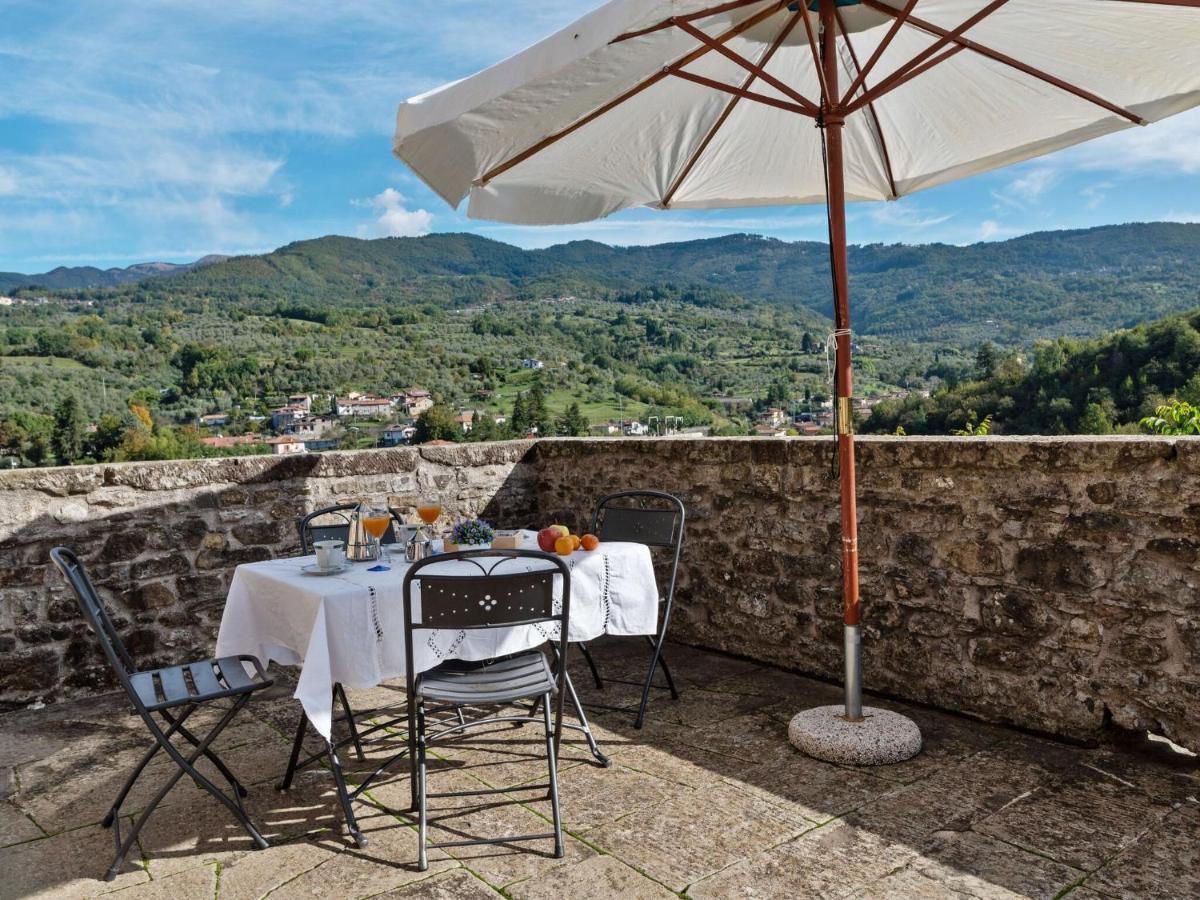 Villa Ancient Farmhouse With Private Heated Hot Tub And Pool Casola in Lunigiana Exterior foto